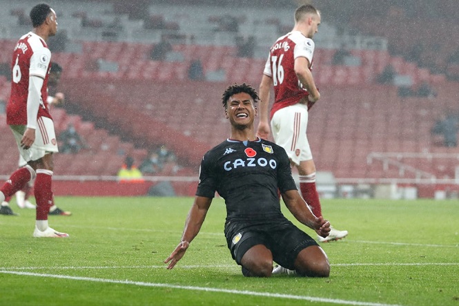 Hậu vệ Arsenal vấp ngã hài hước trong ngày “Pháo thủ” thua đậm