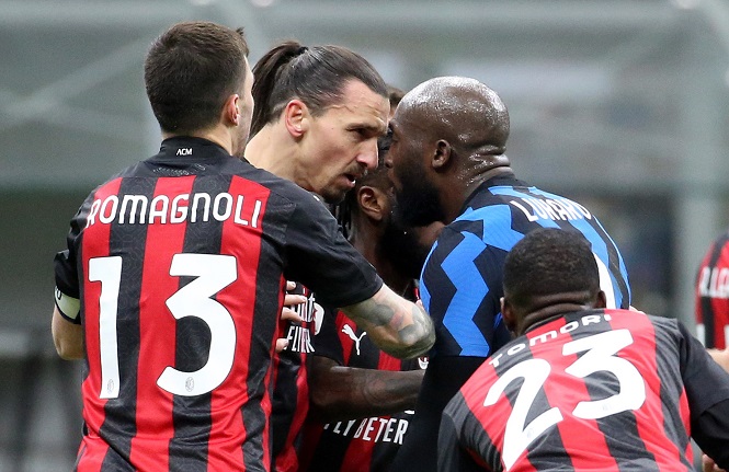 Ibrahimovic v&agrave; Lukaku đụng độ &ldquo;t&oacute;e lửa&rdquo; với thẻ đỏ v&agrave; treo gi&ograve;