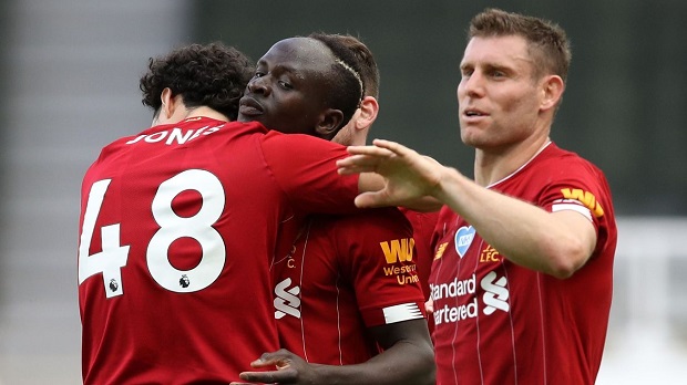 Liverpool san bằng kỷ lục của Man City ở Ngoại hạng Anh