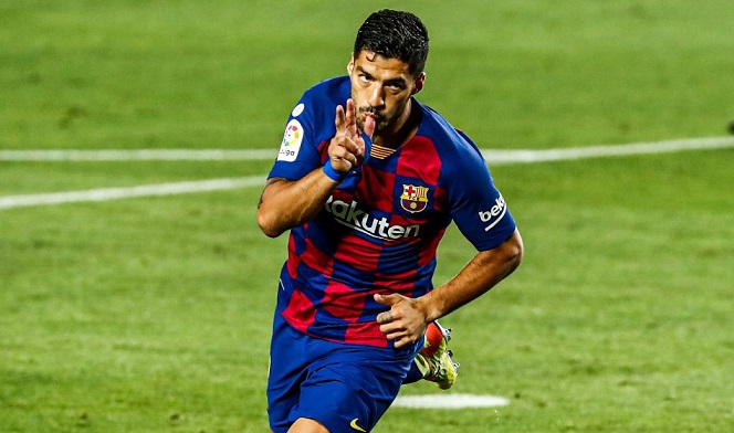 Messi im tiếng nhưng Suarez đi vào lịch sử Barca