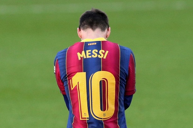 Messi nhận được 2 đề nghị bất thường khi tự do rời Barca