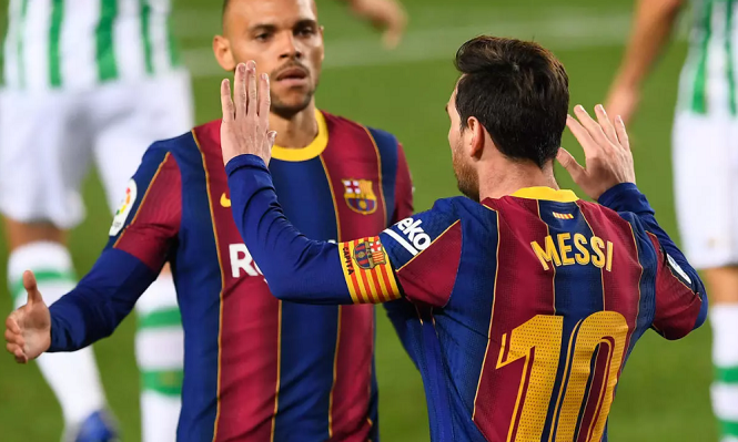 Tranh cãi về bàn thắng của Messi với các đường kẻ VAR khác nhau