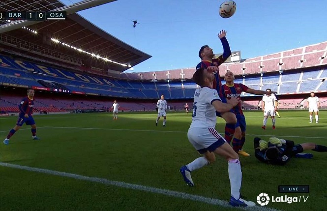 Messi suýt ghi bàn bằng “bàn tay của Chúa” như Maradona