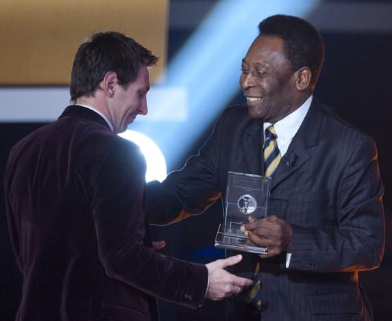 Messi sẽ san bằng kỷ lục vĩ đại của Pele đêm nay?