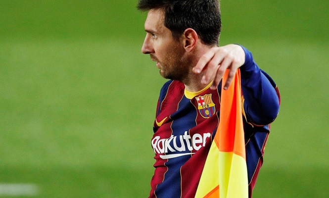 Cử chỉ của Messi khiến người hâm mộ Barcelona xúc động