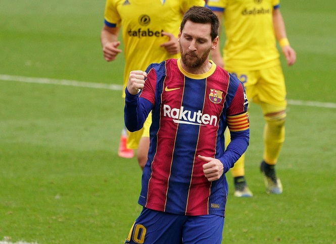 Messi áp sát kỷ lục ghi bàn bằng phạt đền của Ronaldo Messi áp sát kỷ lục ghi bàn bằng phạt đền của Ronaldo