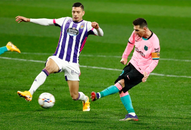 Messi đấu giá đôi giày phá kỷ lục của Barcelona