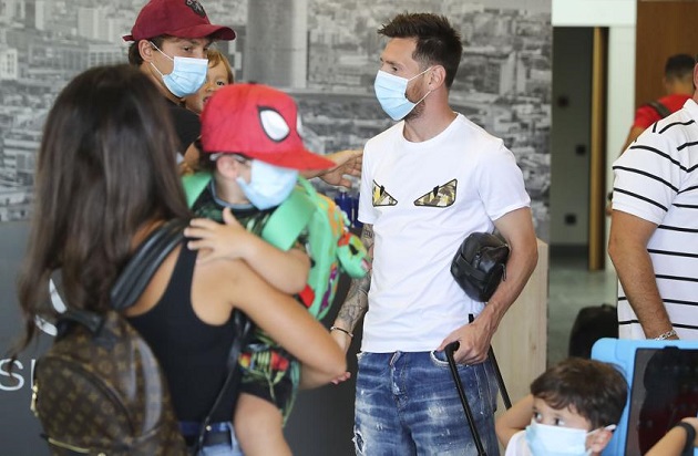 Messi và các ngôi sao Barca lũ lượt đi "xả hơi" sau mùa giải