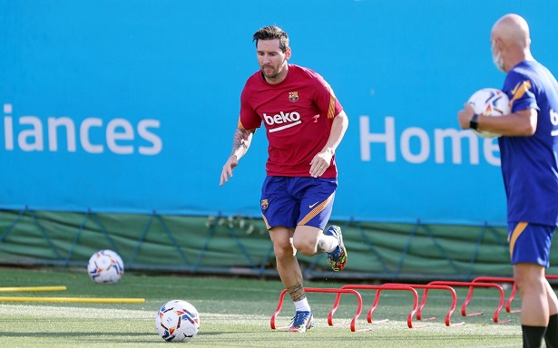 Barca lần đầu lên tiếng về việc Messi ở lại CLB