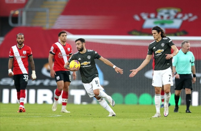 Fernandes sánh ngang thành tích của Ibrahimovic và Van Persie ở MU