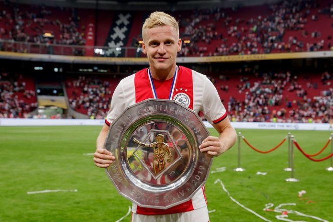 Van de Beek có chỉ số tốt như cả Pogba và Matic ở MU