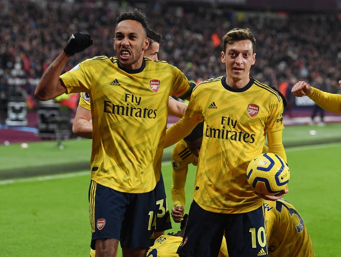 Ozil gây bất ngờ khi chọn đội hình xuất sắc nhất của Arsenal