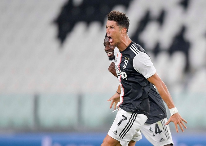 Ronaldo ghi bàn vẫn bị Immobile bỏ xa ở cuộc đua Chiếc giày vàng