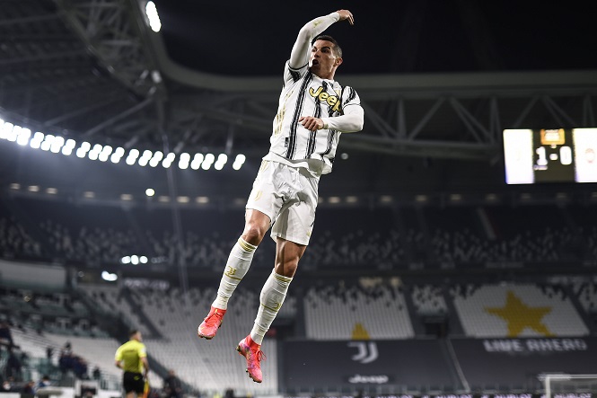 Cristiano Ronaldo lập c&uacute; đ&uacute;p đặc biệt cho Juventus trong 7 ph&uacute;t 