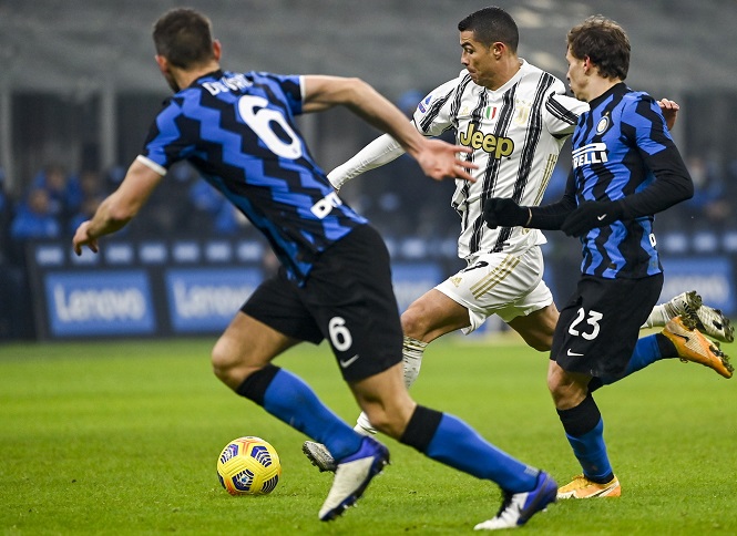 Ronaldo trượt dài từ vị trí số 1 xuống thứ 5 tại Serie A