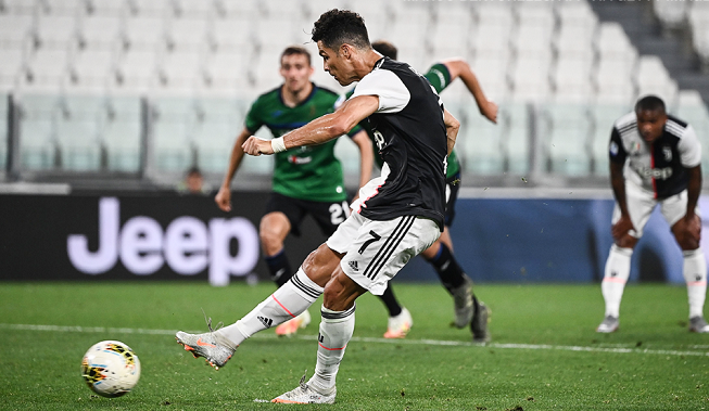 Ronaldo đá phạt đền xuất sắc như thế nào tại Serie A?