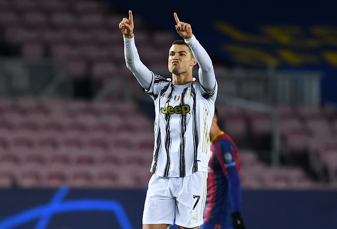 Ronaldo biến sân của Barca thành nơi ghi nhiều bàn nhất