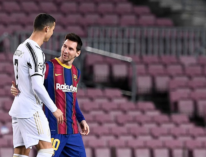 Messi còn kém Ronaldo bao nhiêu bàn thắng trong sự nghiệp? Messi còn kém Ronaldo bao nhiêu bàn thắng trong sự nghiệp?