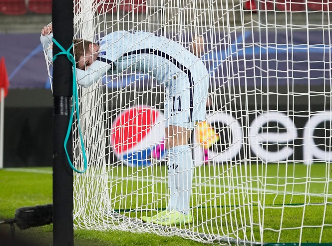 Timo Werner bỏ lỡ cơ hội ghi bàn khó tin cho Chelsea
