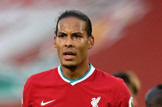 Van Dijk biến thành “vua tốc độ” và nhận biên lai tiền phạt