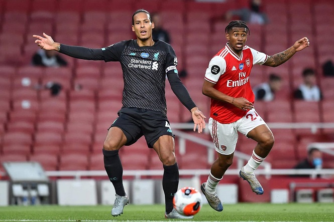 Van Dijk đóng vai hậu vệ Arsenal sau khi mắc sai lầm khó tin