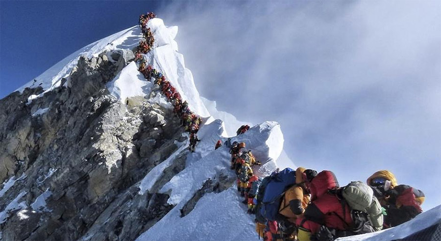 Nơi cao nhất thế giới, đỉnh Everest cũng không thoát khỏi COVID-19