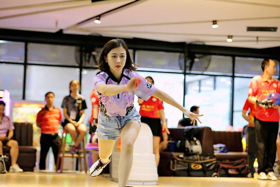 Bowler Trần Thu Thủy không có đối thủ tại Giải vô địch Bowling các đội mạnh Toàn quốc năm 2021