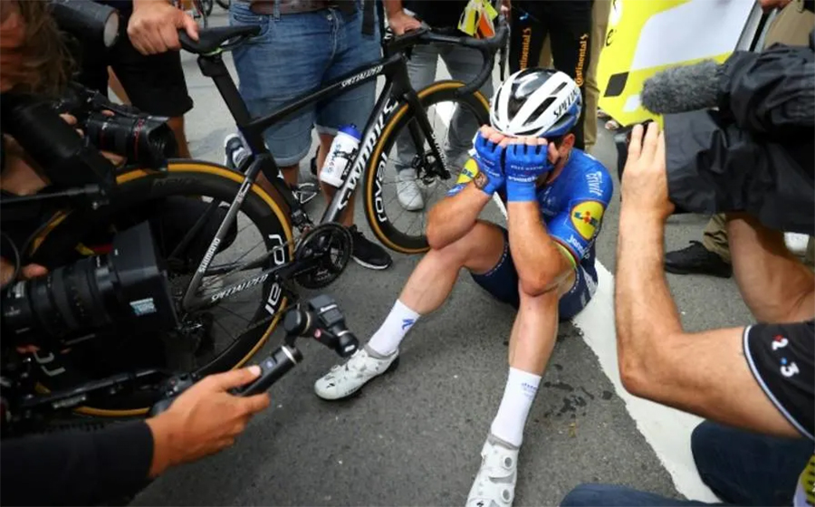 Cavendish thắng chặng 4 Tour de France, tiếp cận kỷ lục của huyền thoại Eddy Merckx!