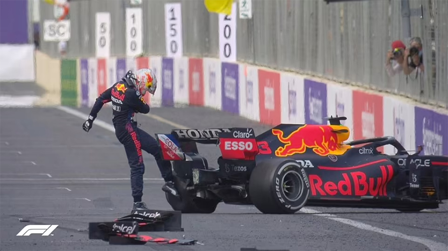 Grand Prix F1 Azerbaijan: Hamilton có thứ hạng không tưởng, Verstappen mất ngôi đầu, Vettel phục sinh!