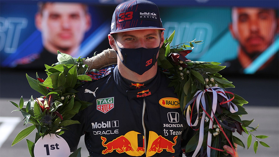 Verstappen lại thắng Hamilton để chiếm pole F1 Grand Prix Anh!