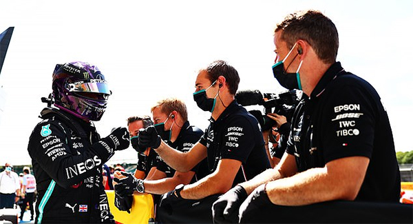 Grand Prix Anh: Lewis Hamilton chiếm pole, Vettel lại thảm