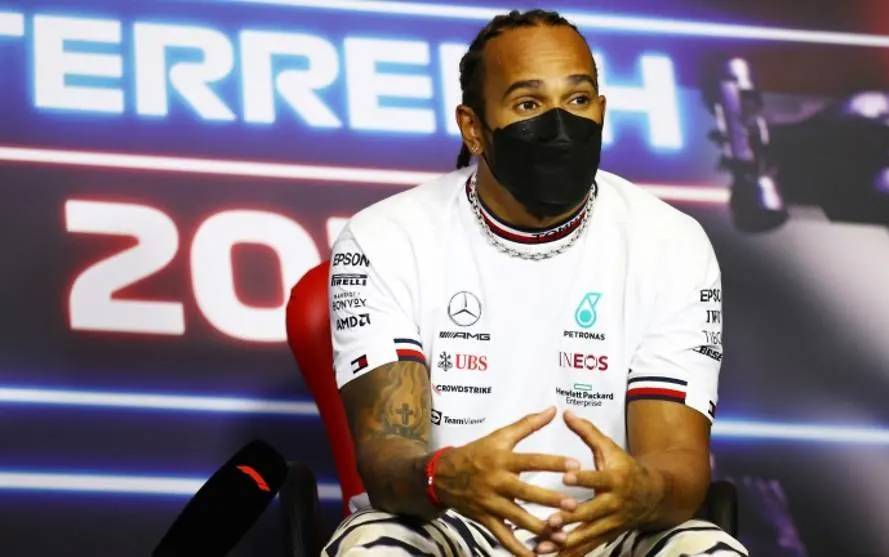 ĐKVĐTG F1 Lewis Hamilton gia hạn hợp đồng với Mercedes đến 2023