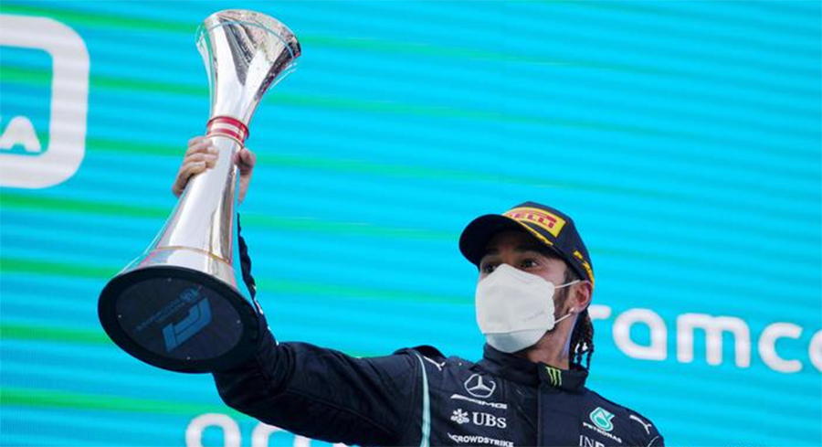 Xuất phát chậm, Lewis Hamilton vẫn vô địch Grand Prix F1 lần thứ 98