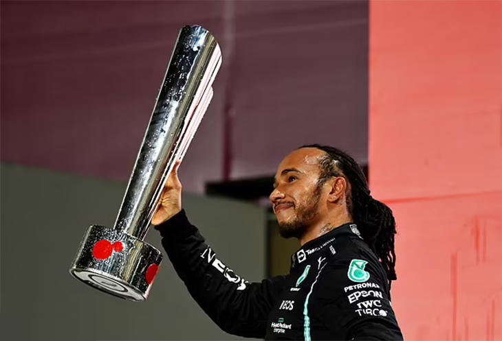 Kết quả F1 mới nhất 22/11: Tận dụng Verstappen bị phạt, Hamilton thắng Grand Prix Qatar