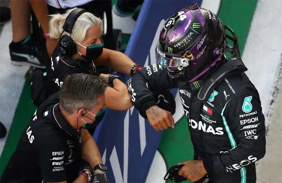 Lewis Hamilton chiếm pole ở Grand Prix Nga