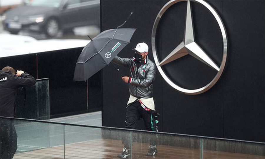 Lewis Hamilton dính COVID-19: Sakhir Grand Prix có gì đáng chú ý?