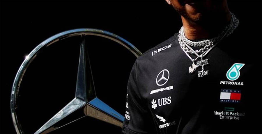 Vì sao Mercedes quyết định "đổi trắng thay đen"?
