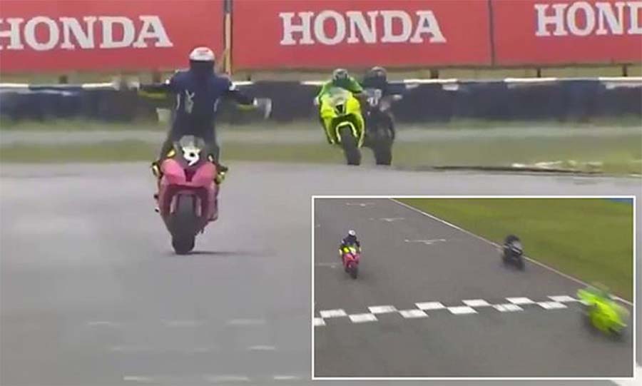 Chơi ngu như tay đua mô tô vô địch Superbike Brazil: 30 chưa phải Tết!