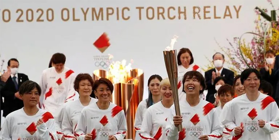 Lễ rước đuốc Olympic Tokyo 2020: Muộn 1 năm, trầm lắng nhưng phát đi thông điệp mạnh mẽ!