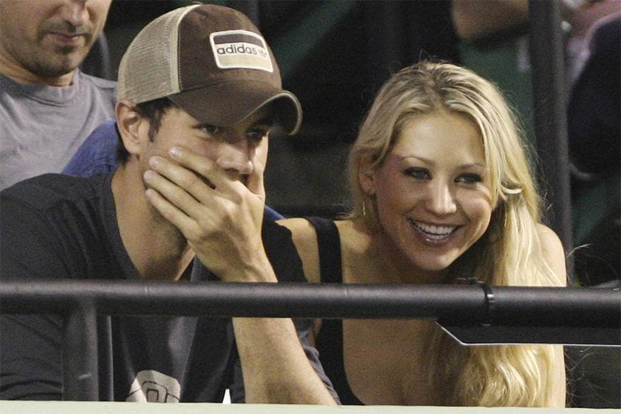 Khoe hình con - niềm vui mới của "nữ hoàng" Anna Kournikova