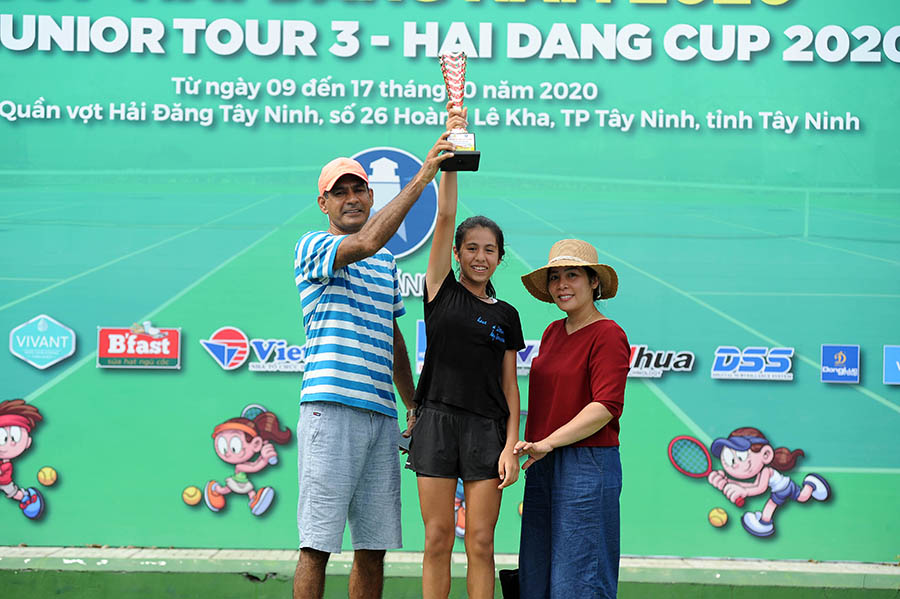 Cô bé lai Việt Nam – Pakistan lần đầu vô địch giải thuộc hệ thống VTF