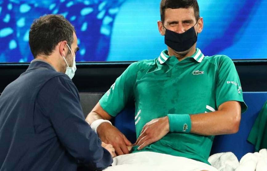 Kết quả tennis Australian Open hôm nay 12/2: Djokovic bị đau, Kyrgios nuốt hận