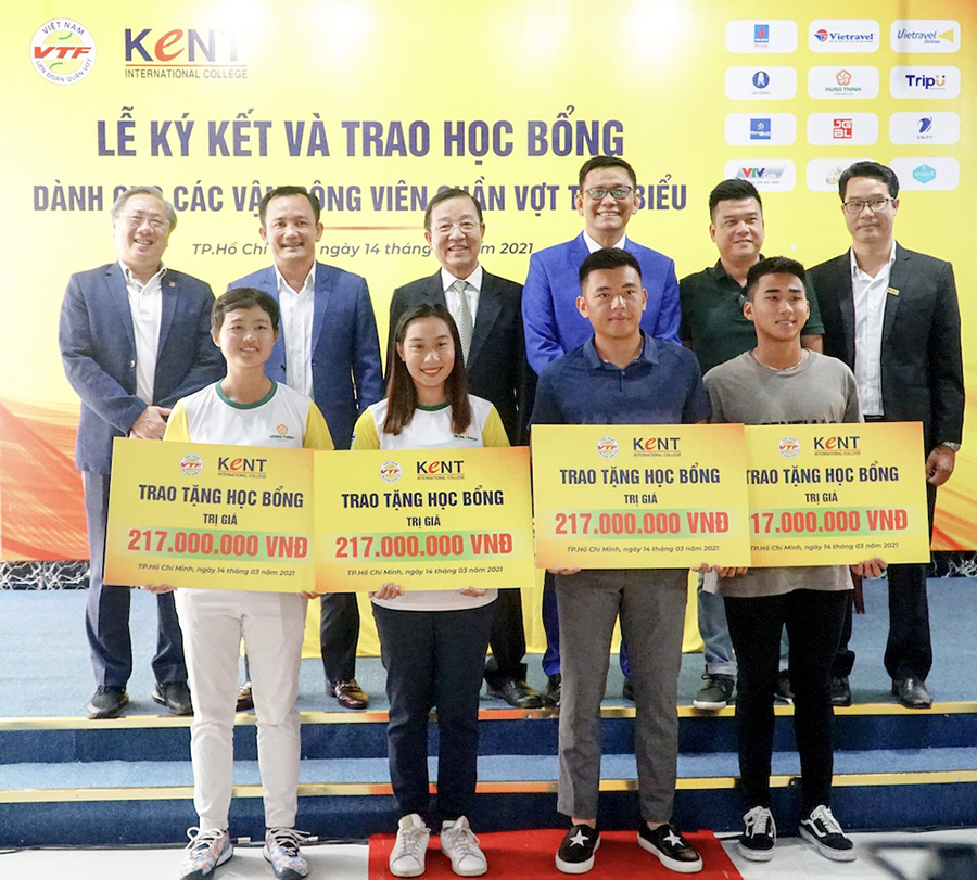 Trường Cao đẳng Quốc tế Kent trao học bổng hơn 800 triệu đồng cho 4 sao tennis
