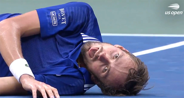 Giả làm cá chết khi vô địch giải tennis US Open: Medvedev khiêu khích Djokovic hay ý gì?