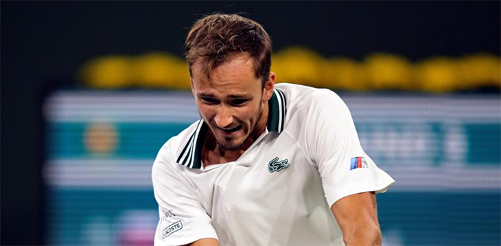 Kết quả tennis mới nhất: Medvedev tiếp tục uy hiếp Djokovic, thần đồng Coco Gauff bị loại