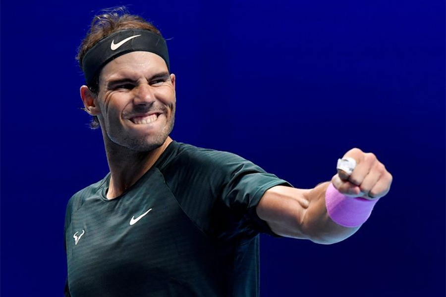 Nadal thắp lại hy vọng vô địch ATP Finals lần đầu khi loại ĐKVĐ Tsitsipas