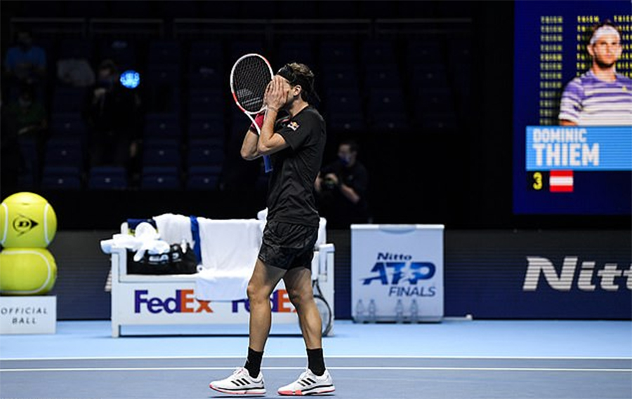 ATP Finals lên đỉnh điểm điên rồ: Djokovic tưởng chừng là kẻ ngược dòng vĩ đại, hóa ra đó là Thiem!