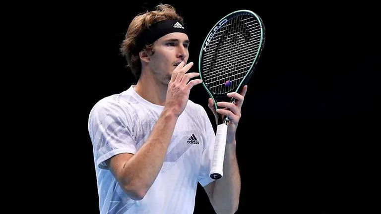 Sao tennis Zverev bị thầy bỏ ngay đầu năm mới