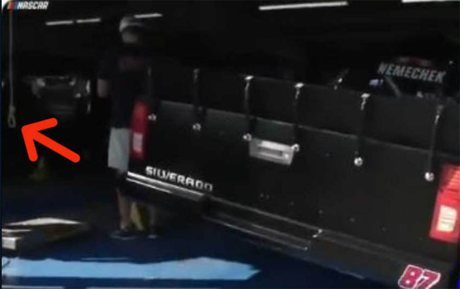 "Chiếc thòng lọng" NASCAR của Bubba Wallace khiến FBI phải nhập cuộc!