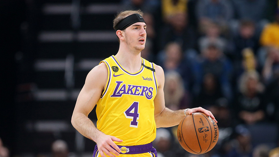 Thấy LeBron James bị cà khịa, Alex Caruso lập tức đứng ra bảo vệ “nhà vua”